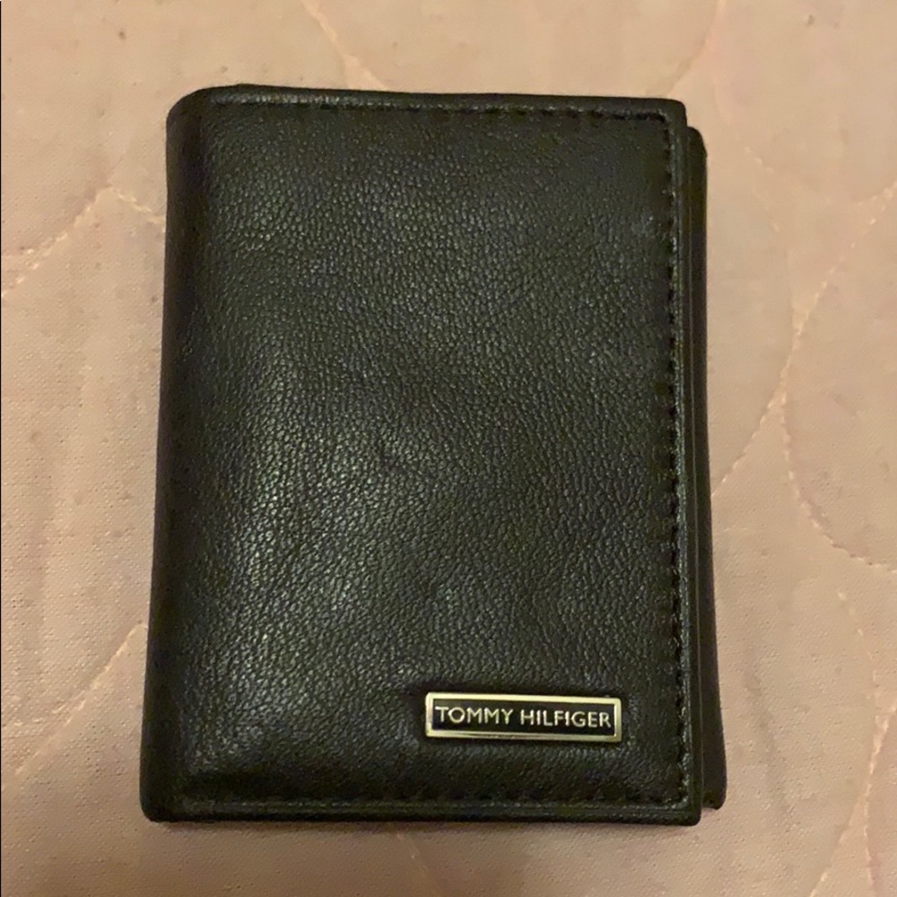 Tommy Hilfiger men’s wallet